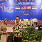 Rektor ULB sebagai Keynote Speaker Dalam Acara 3rd International Conference Business and Economics 2024